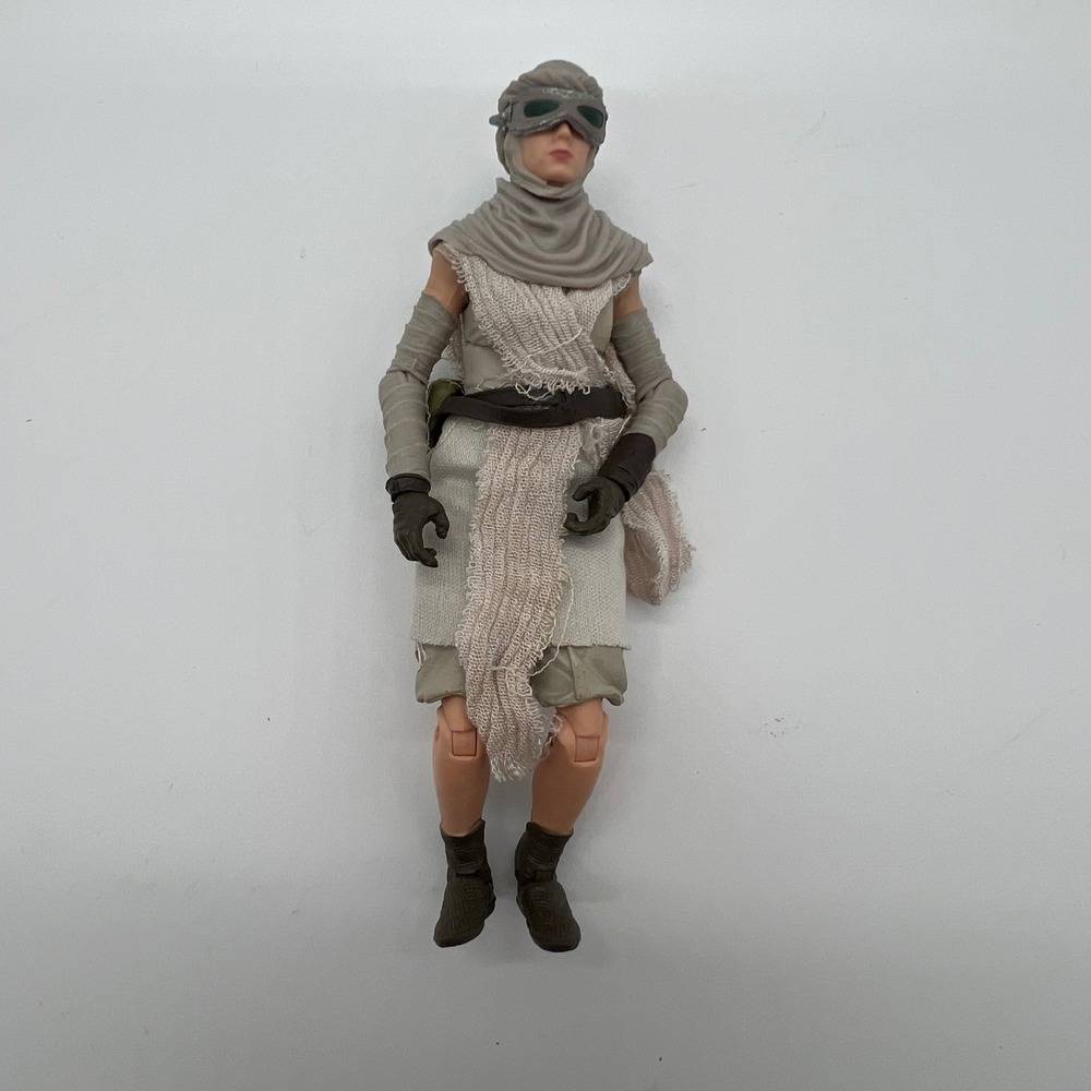 Star Wars The Black Series Scavenger Rey action figure Jakku Speeder